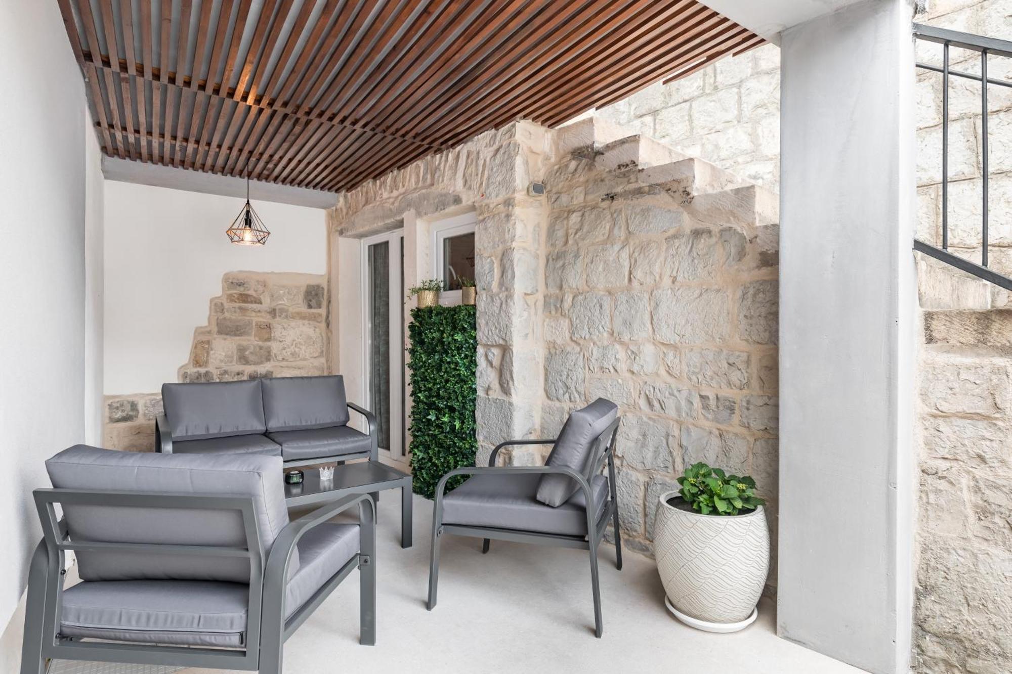 Heritage Apartman Geza In Centar With Private Parking Kaštela Exteriér fotografie