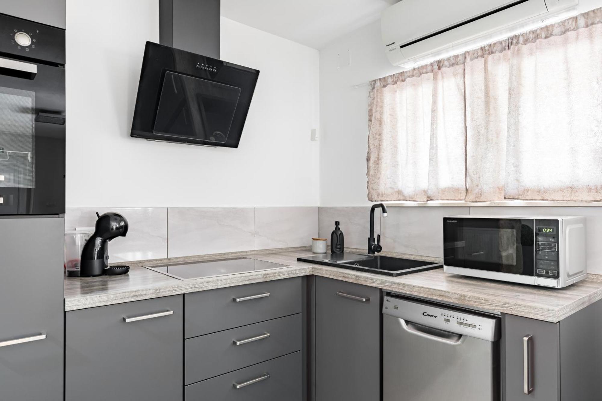 Heritage Apartman Geza In Centar With Private Parking Kaštela Exteriér fotografie