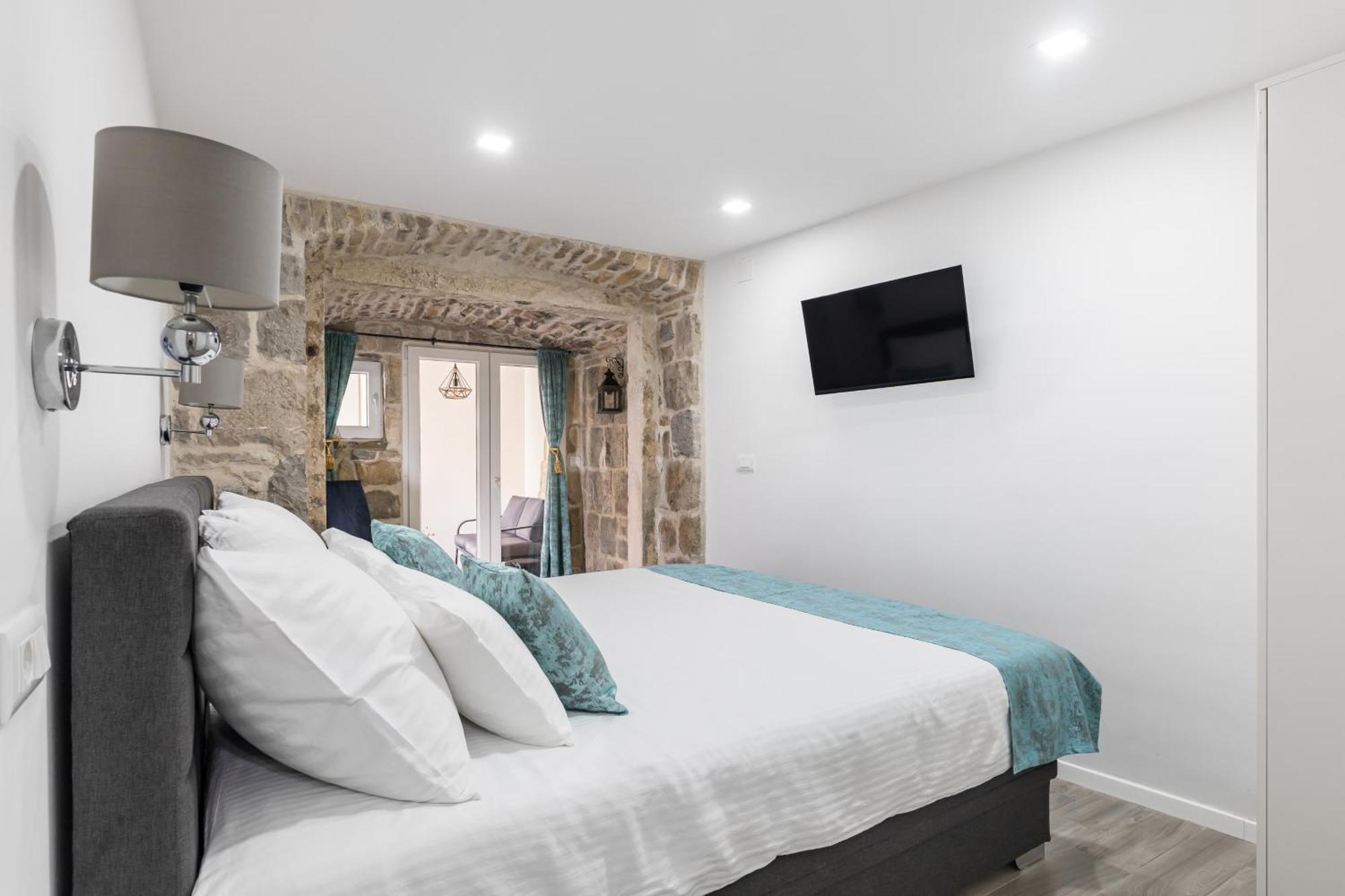 Heritage Apartman Geza In Centar With Private Parking Kaštela Exteriér fotografie